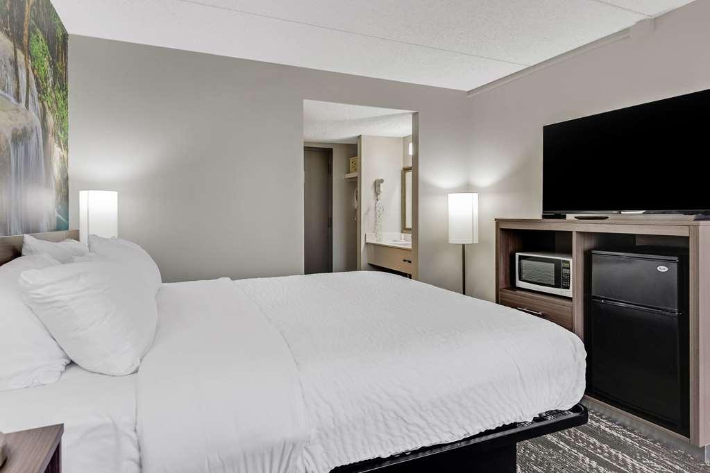 Clarion Pointe Near Erie Casino Hotel Kearsarge Quarto foto